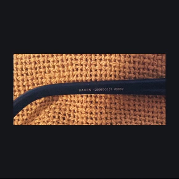 SUNGLASSES Tifosi Hagen Matte Black/Smoke Lense Unisex Never worn Polarized - Picture 7 of 8